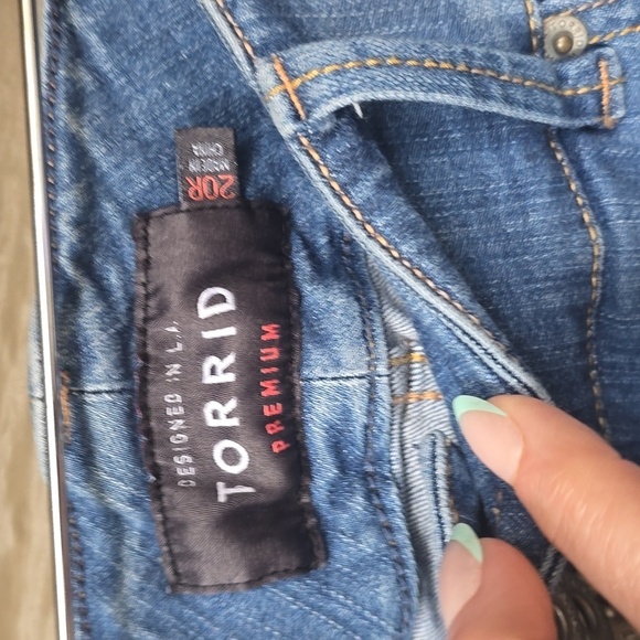 Torrid Jegging - Premium Stretch Medium Wash 20 Regular 20r - Picture 10 of 14